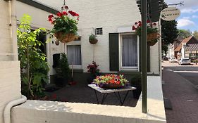 Walnut Lodge Bed & Breakfast